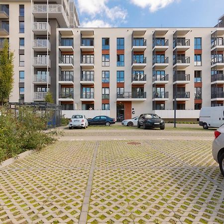 Apartment With Balcony & Parking Near Manufaktura Lodz By Renters Prestige Exterior photo