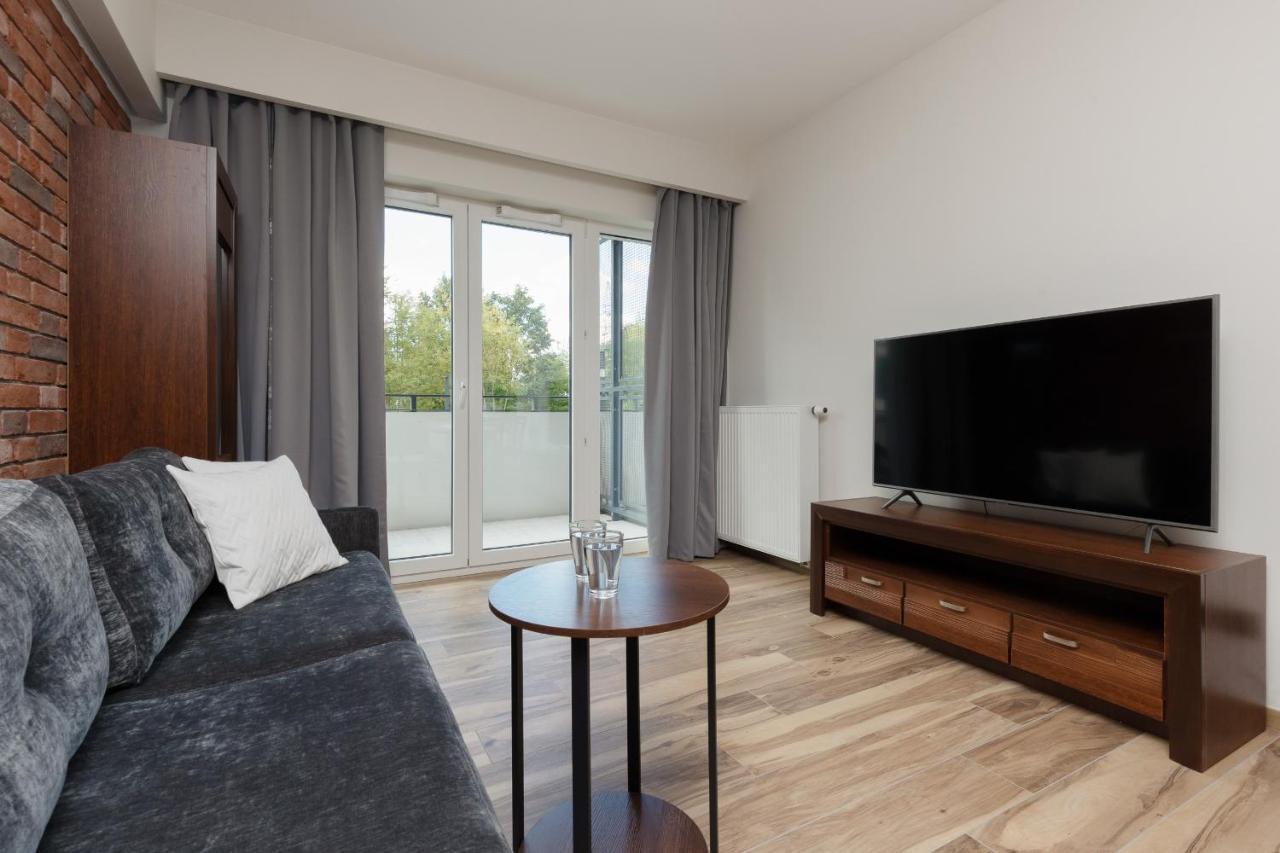 Apartment With Balcony & Parking Near Manufaktura Lodz By Renters Prestige Exterior photo